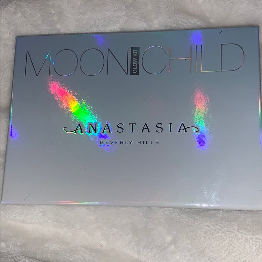 anastasia beverly hills moon child glow kit